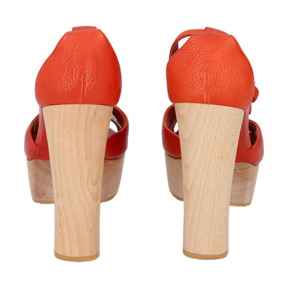 Chanel CC Logo T-Strap Platform Sandals - Picture 4 of 13